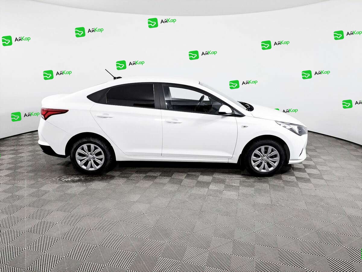 Hyundai Solaris с пробегом — 2021 год. Фото: #3