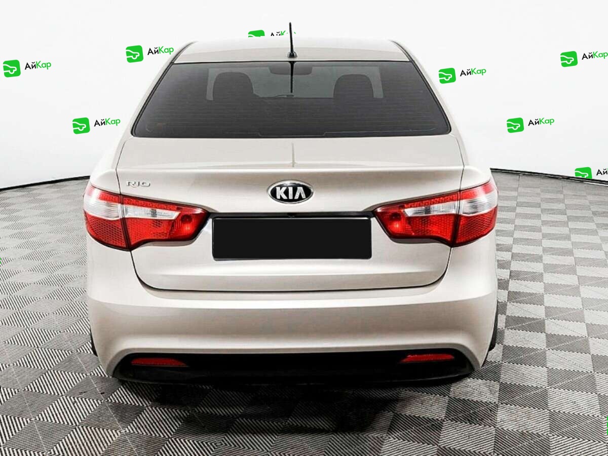 Kia Rio с пробегом — 2013 год. Фото: #5