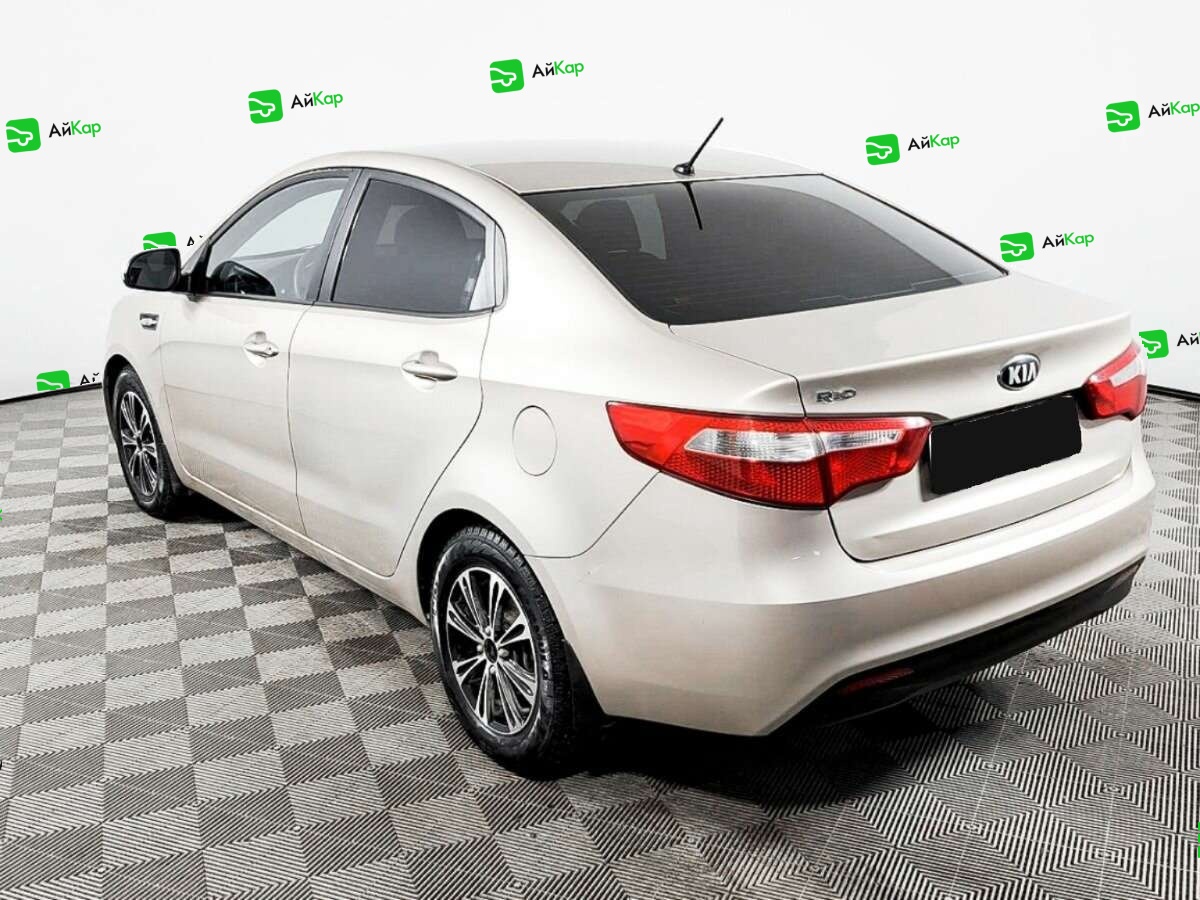 Kia Rio с пробегом — 2013 год. Фото: #6