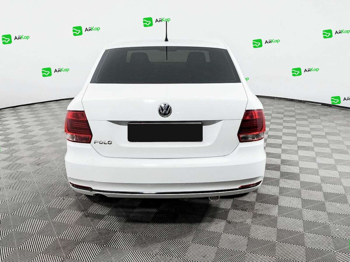 Volkswagen Polo с пробегом — 2015 год. Фото: #5