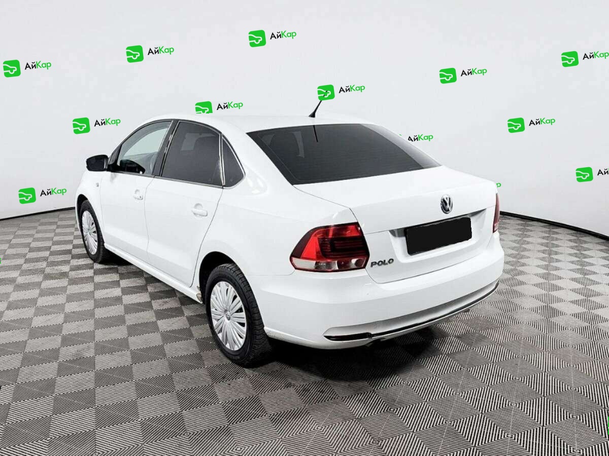 Volkswagen Polo с пробегом — 2015 год. Фото: #6