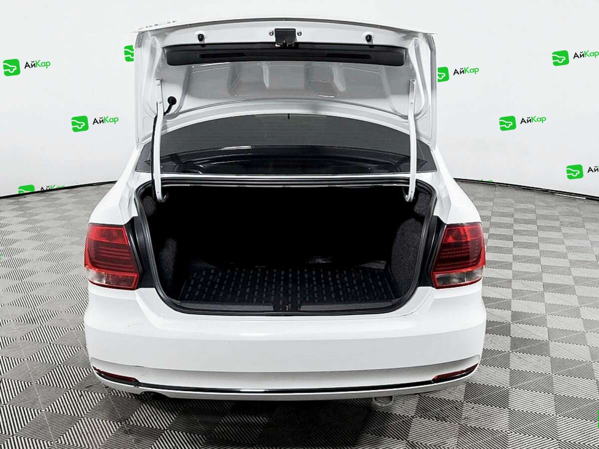 Volkswagen Polo с пробегом — 2015 год. Фото: #8