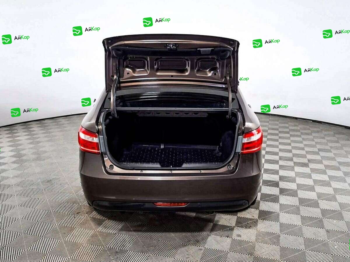 Lada (ВАЗ) Vesta с пробегом — 2018 год. Фото: #8