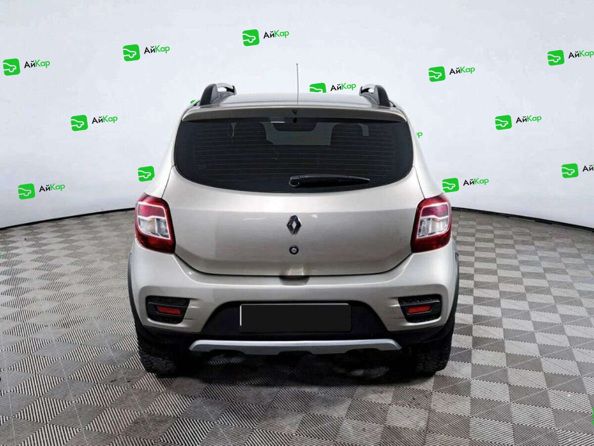 Renault Sandero с пробегом — 2019 год. Фото: #5