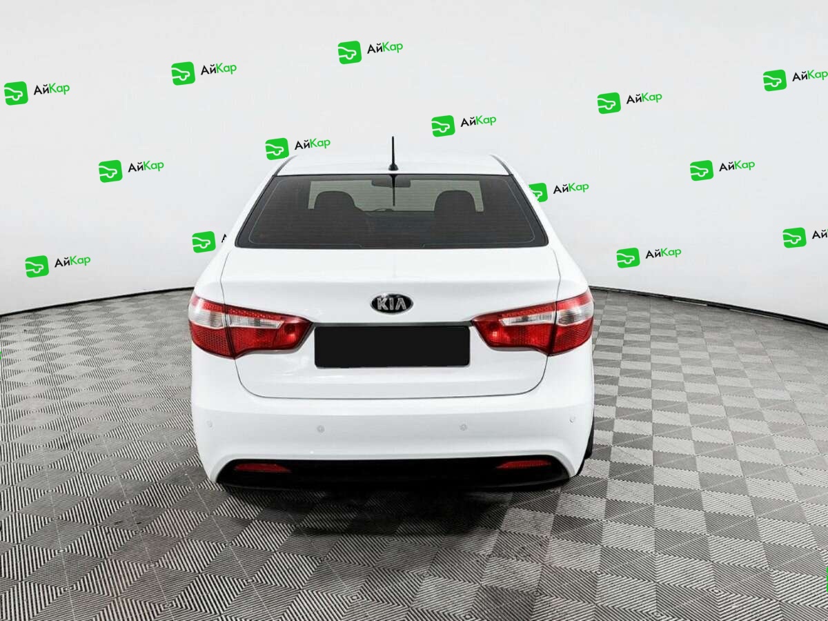 Kia Rio с пробегом — 2013 год. Фото: #5