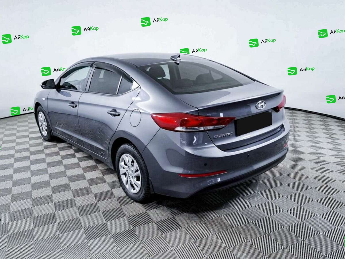 Hyundai Elantra с пробегом — 2018 год. Фото: #6