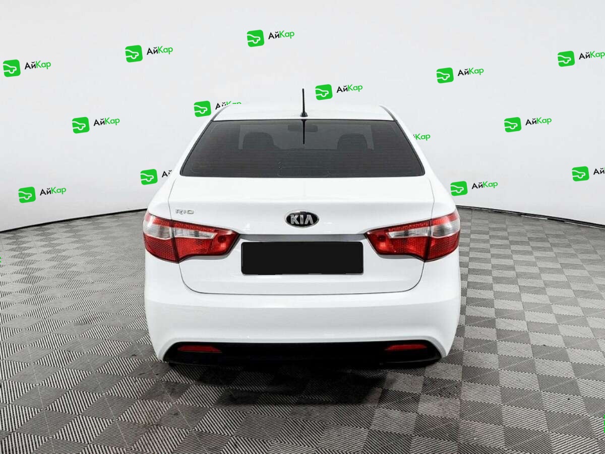 Kia Rio с пробегом — 2013 год. Фото: #5