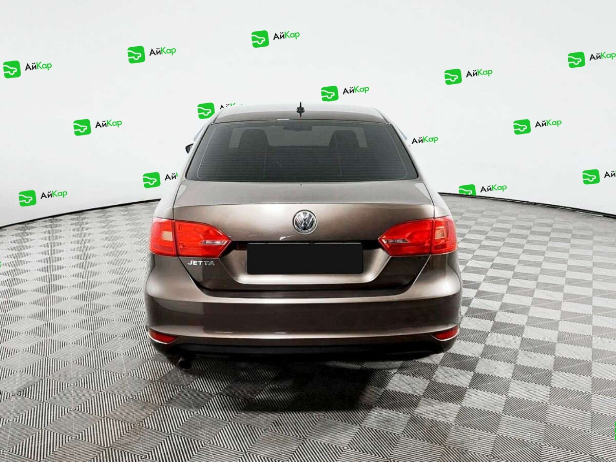 Volkswagen Jetta с пробегом — 2013 год. Фото: #4