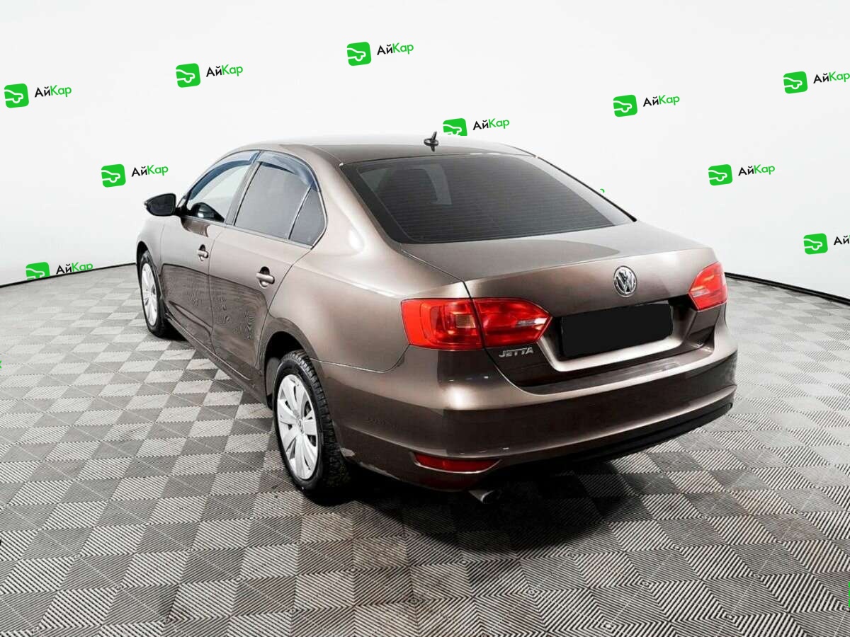 Volkswagen Jetta с пробегом — 2013 год. Фото: #5