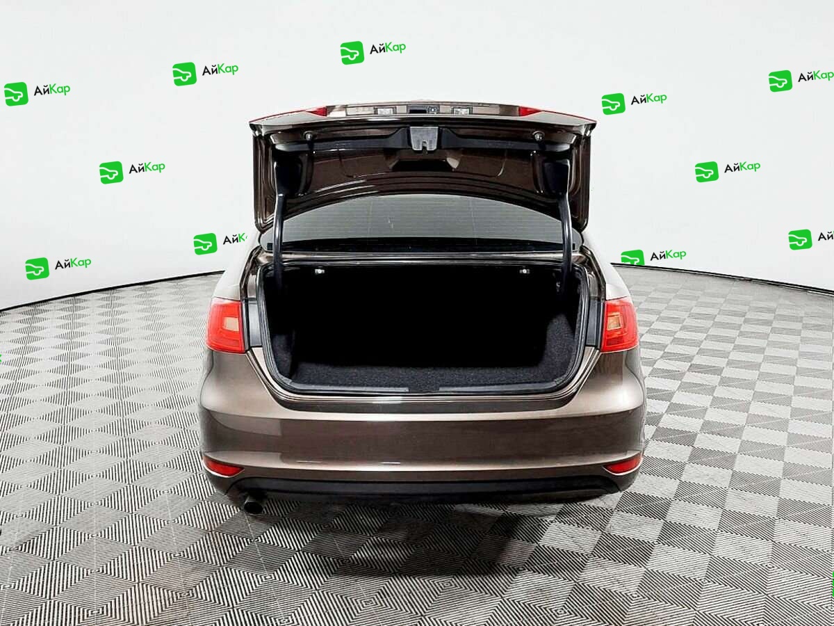 Volkswagen Jetta с пробегом — 2013 год. Фото: #7