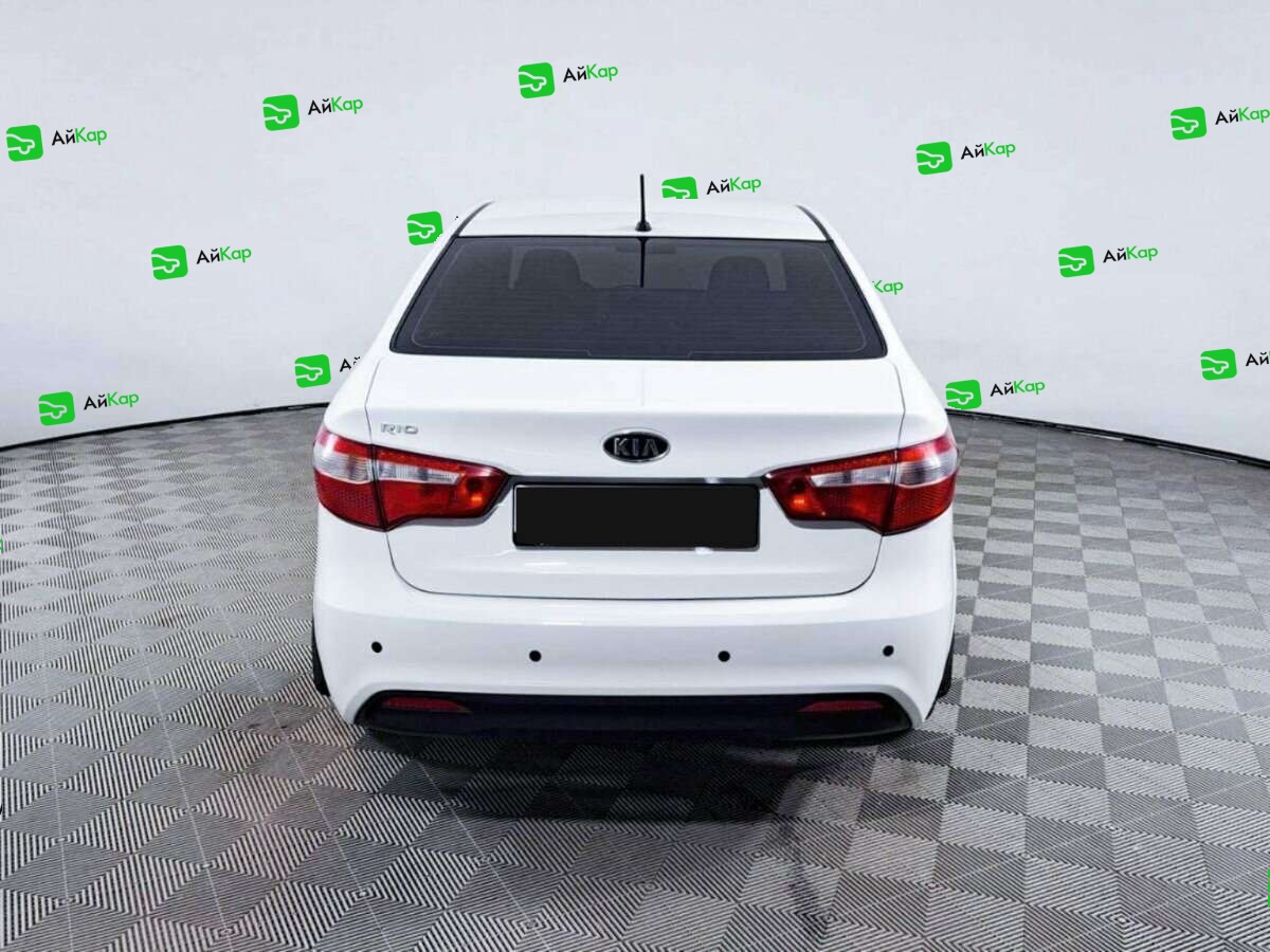 Kia Rio с пробегом — 2012 год. Фото: #5
