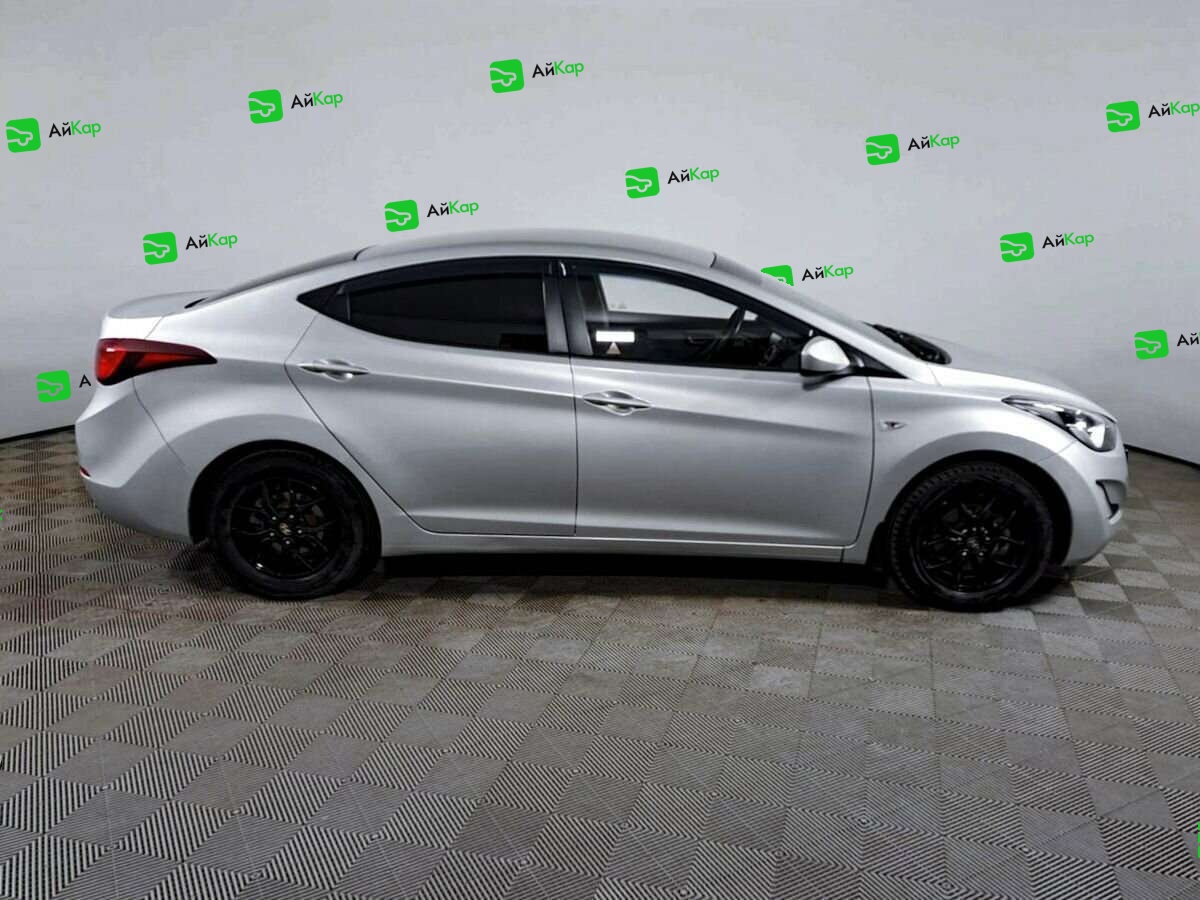 Hyundai Elantra с пробегом — 2015 год. Фото: #3