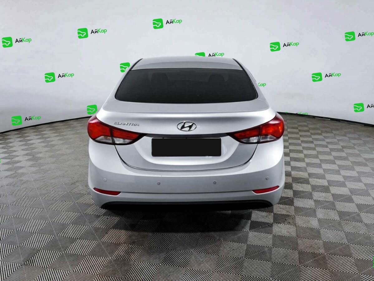 Hyundai Elantra с пробегом — 2015 год. Фото: #5