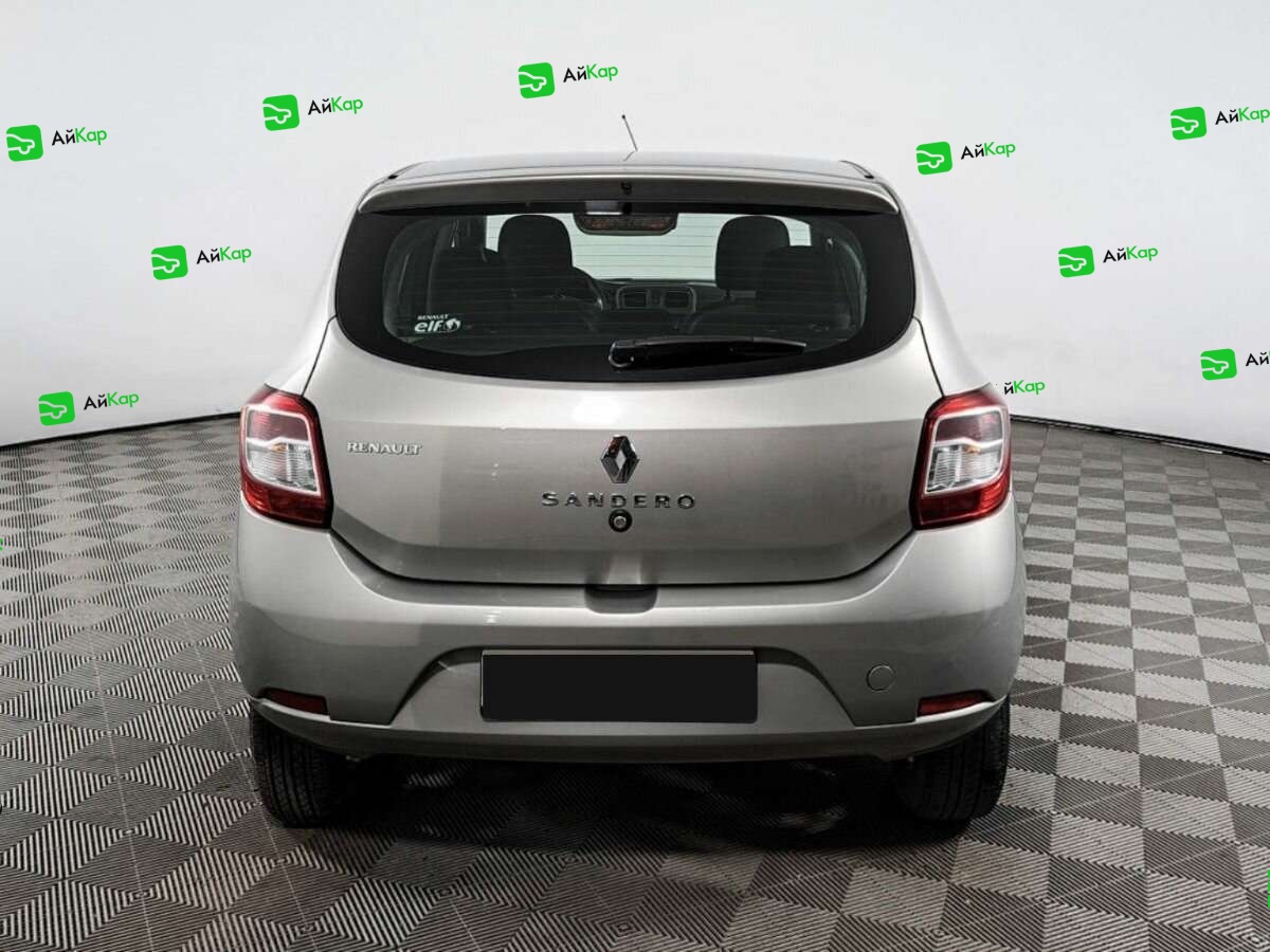 Renault Sandero с пробегом — 2015 год. Фото: #5