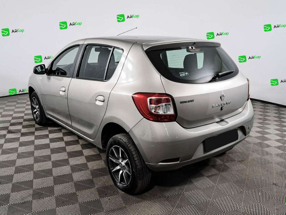 Renault Sandero с пробегом — 2015 год. Фото: #6