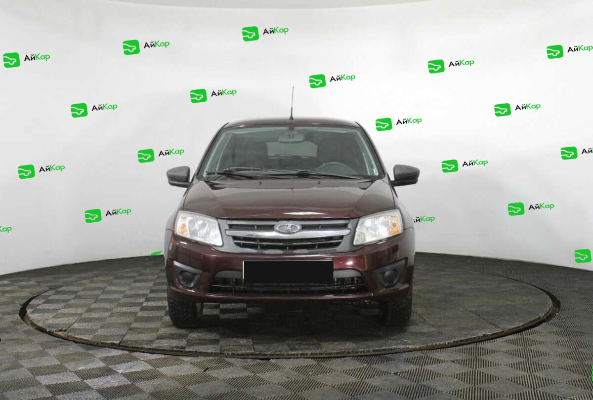 Lada (ВАЗ) Granta с пробегом — 2015 год. Фото: #1