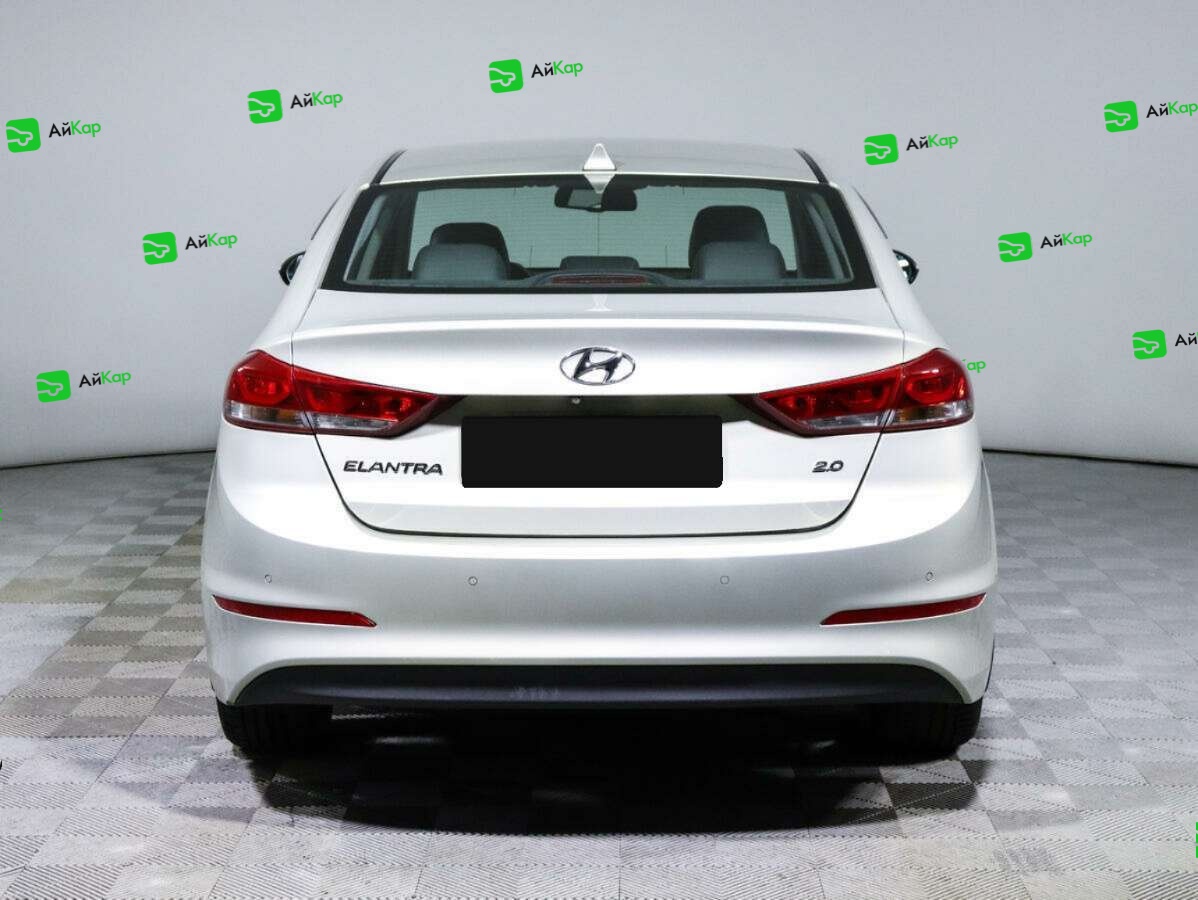 Hyundai Elantra с пробегом — 2018 год. Фото: #4