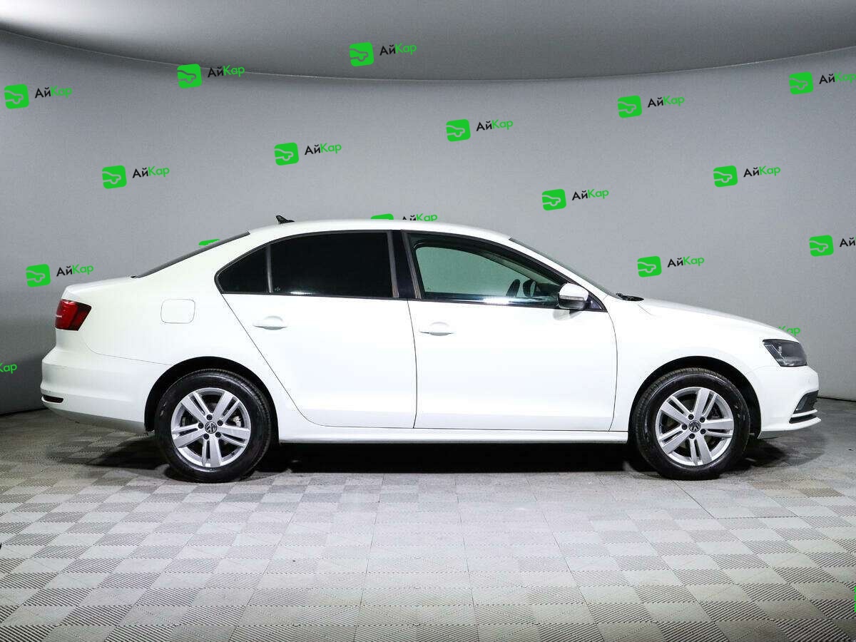 Volkswagen Jetta с пробегом — 2016 год. Фото: #3