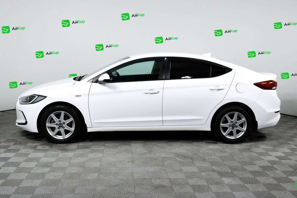 Hyundai Elantra с пробегом — 2018 год. Фото: #7