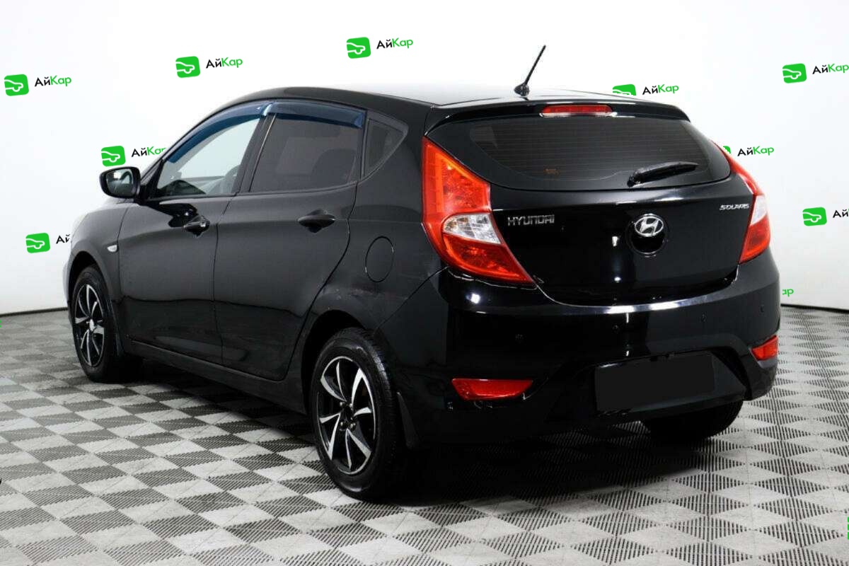 Hyundai Solaris с пробегом — 2012 год. Фото: #6