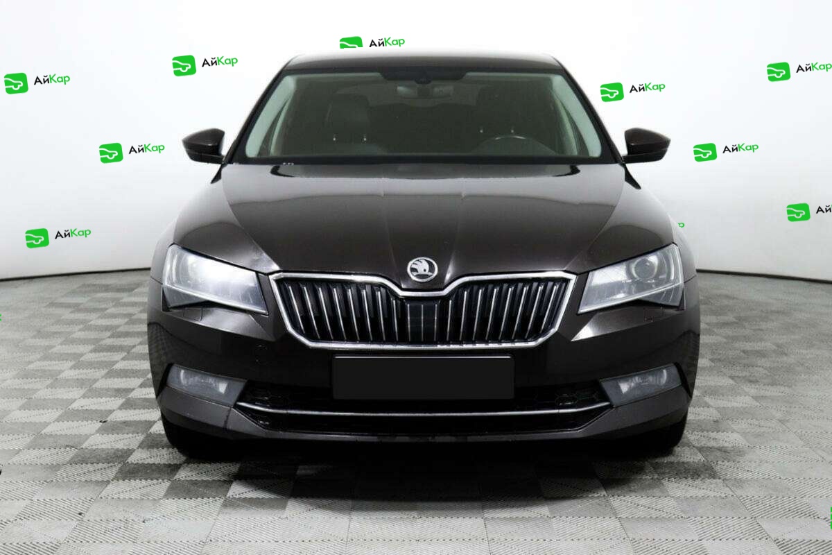 Skoda Superb с пробегом — 2015 год. Фото: #1