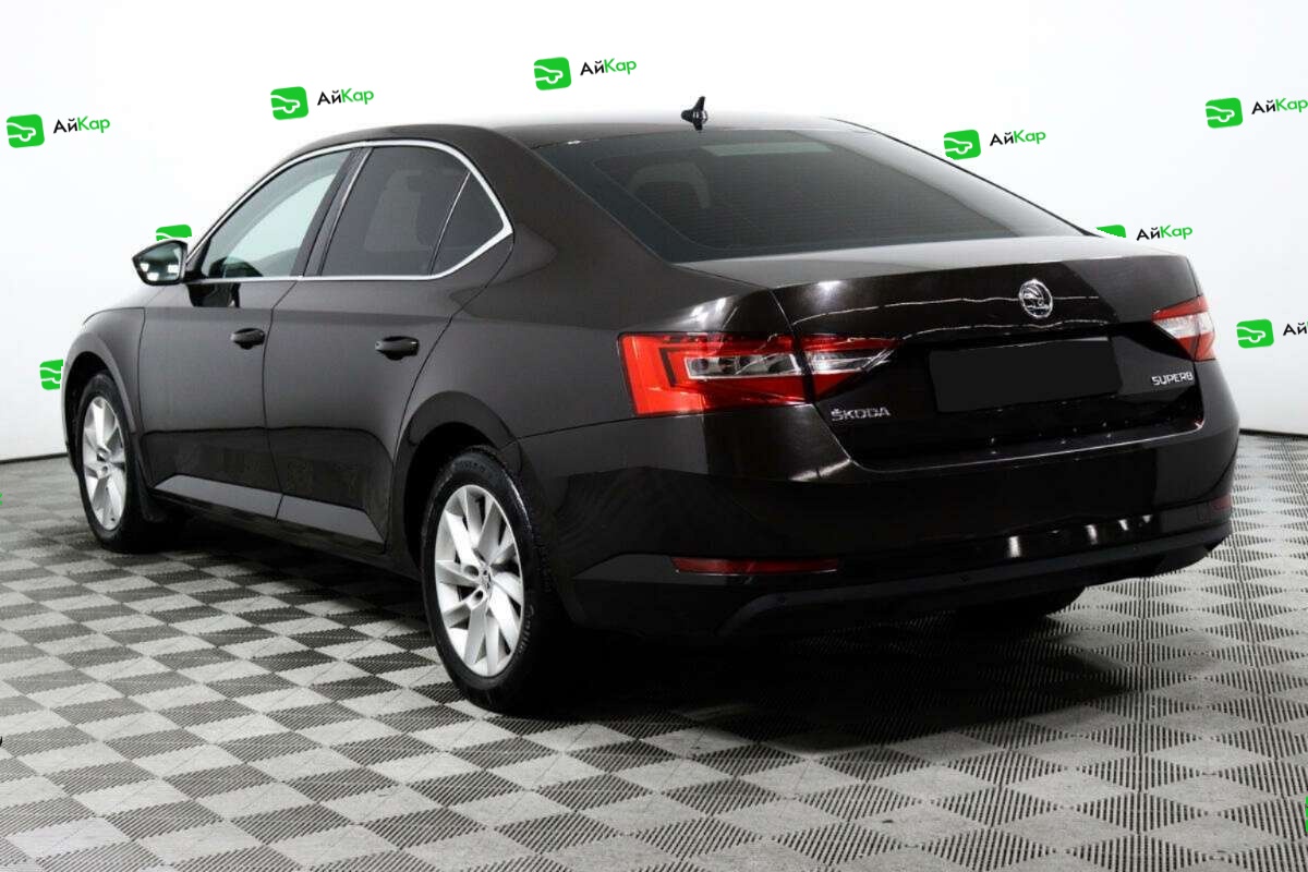 Skoda Superb с пробегом — 2015 год. Фото: #6