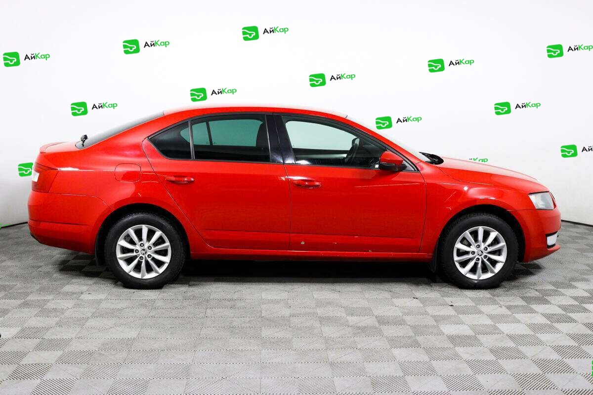 Skoda Octavia с пробегом — 2015 год. Фото: #3