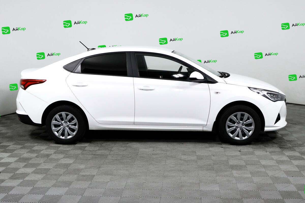 Hyundai Solaris с пробегом — 2022 год. Фото: #3