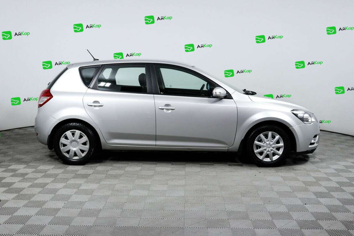 Kia Ceed с пробегом — 2012 год. Фото: #3