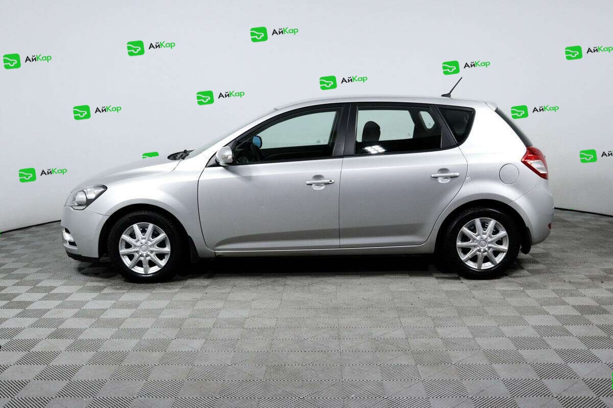 Kia Ceed с пробегом — 2012 год. Фото: #7