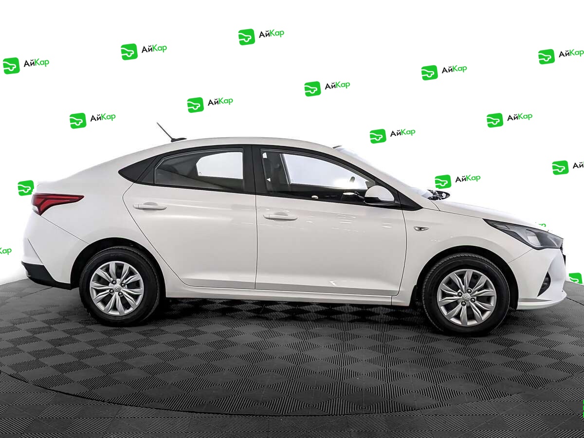 Hyundai Solaris с пробегом — 2022 год. Фото: #3