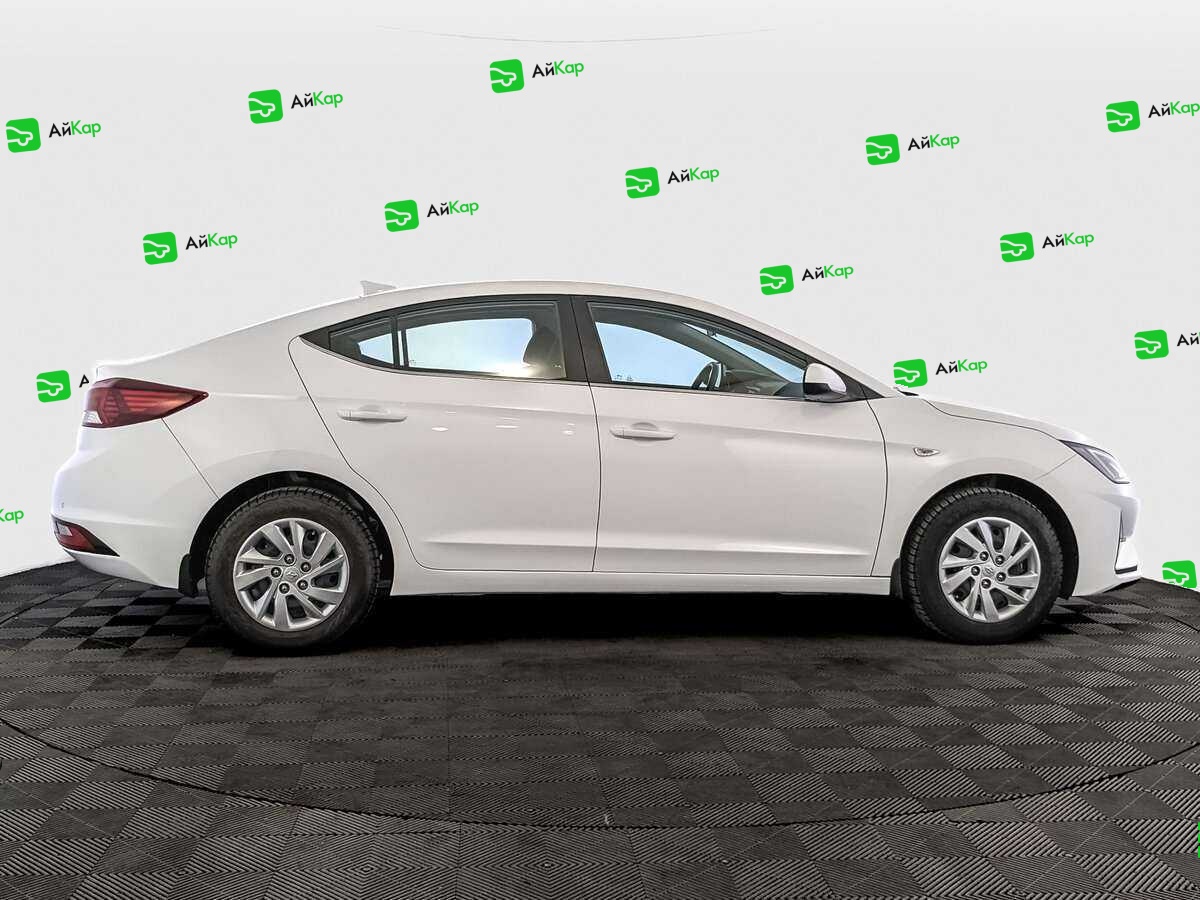 Hyundai Elantra с пробегом — 2020 год. Фото: #3