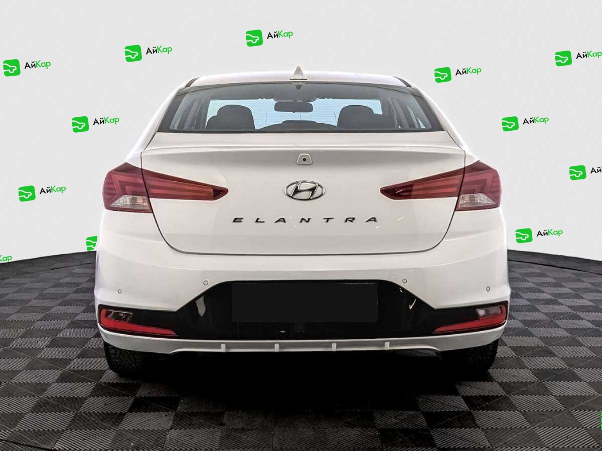 Hyundai Elantra с пробегом — 2020 год. Фото: #5