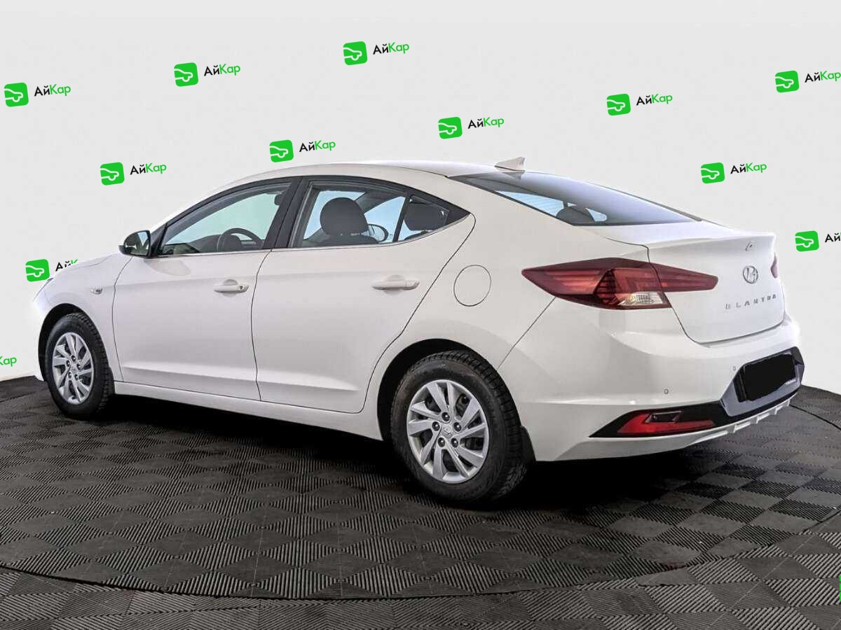 Hyundai Elantra с пробегом — 2020 год. Фото: #6