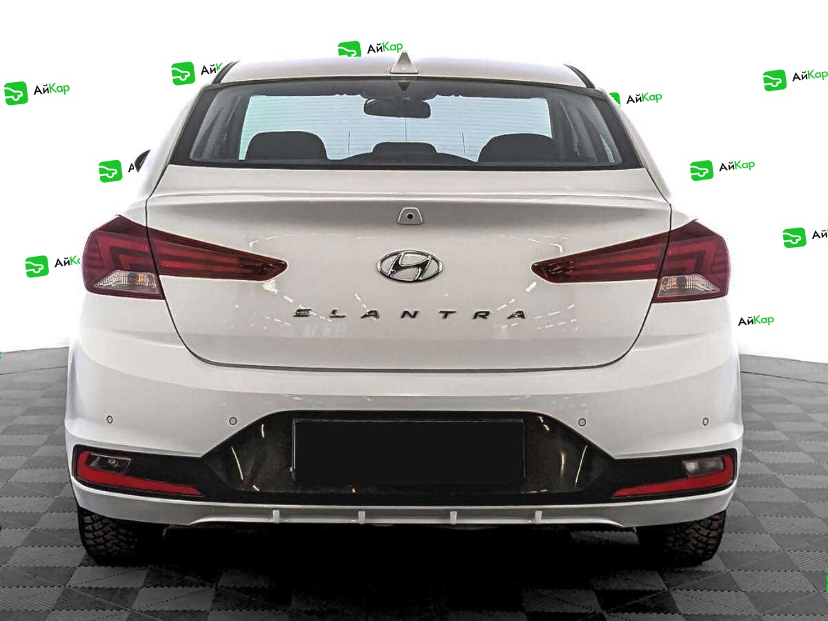 Hyundai Elantra с пробегом — 2020 год. Фото: #5