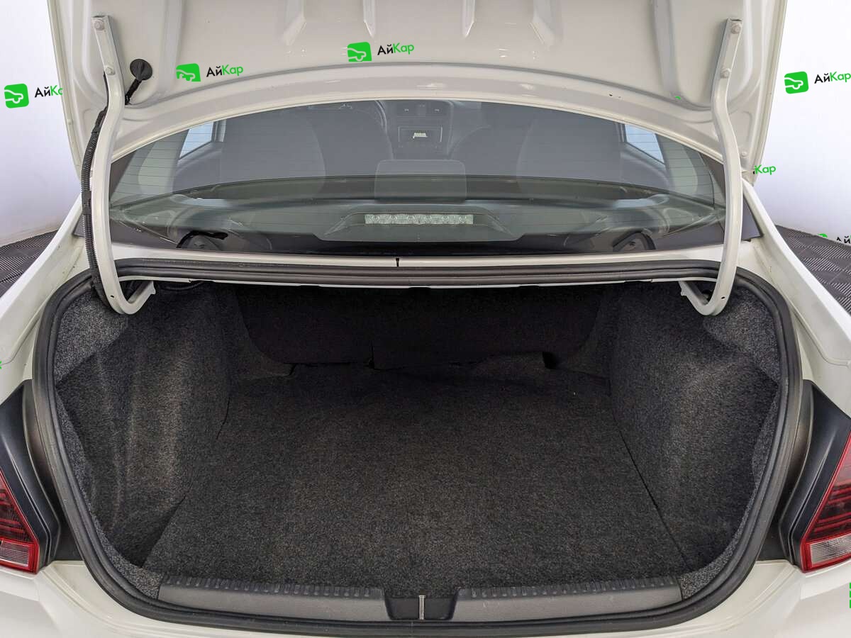 Volkswagen Polo с пробегом — 2018 год. Фото: #9