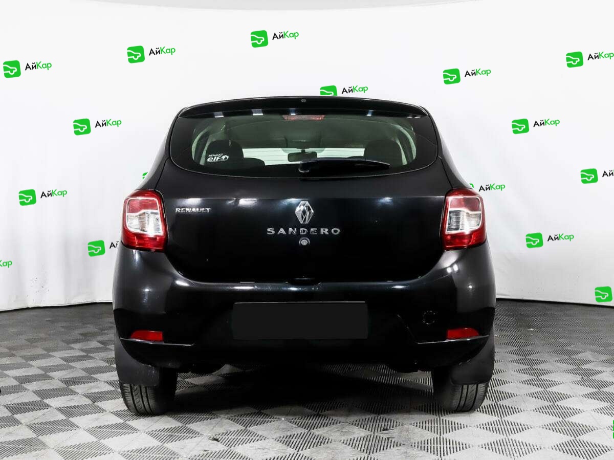 Renault Sandero с пробегом — 2015 год. Фото: #5