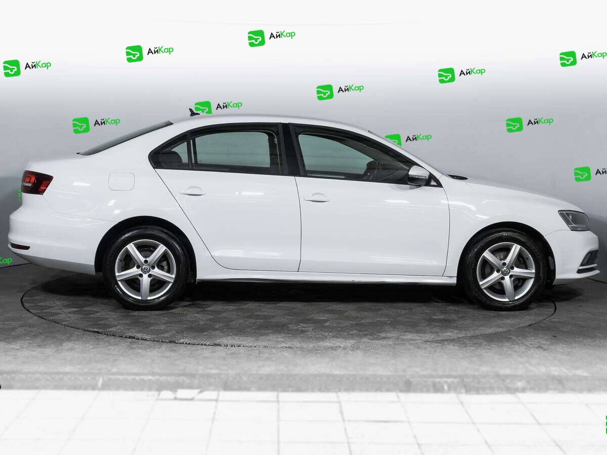 Volkswagen Jetta с пробегом — 2016 год. Фото: #3