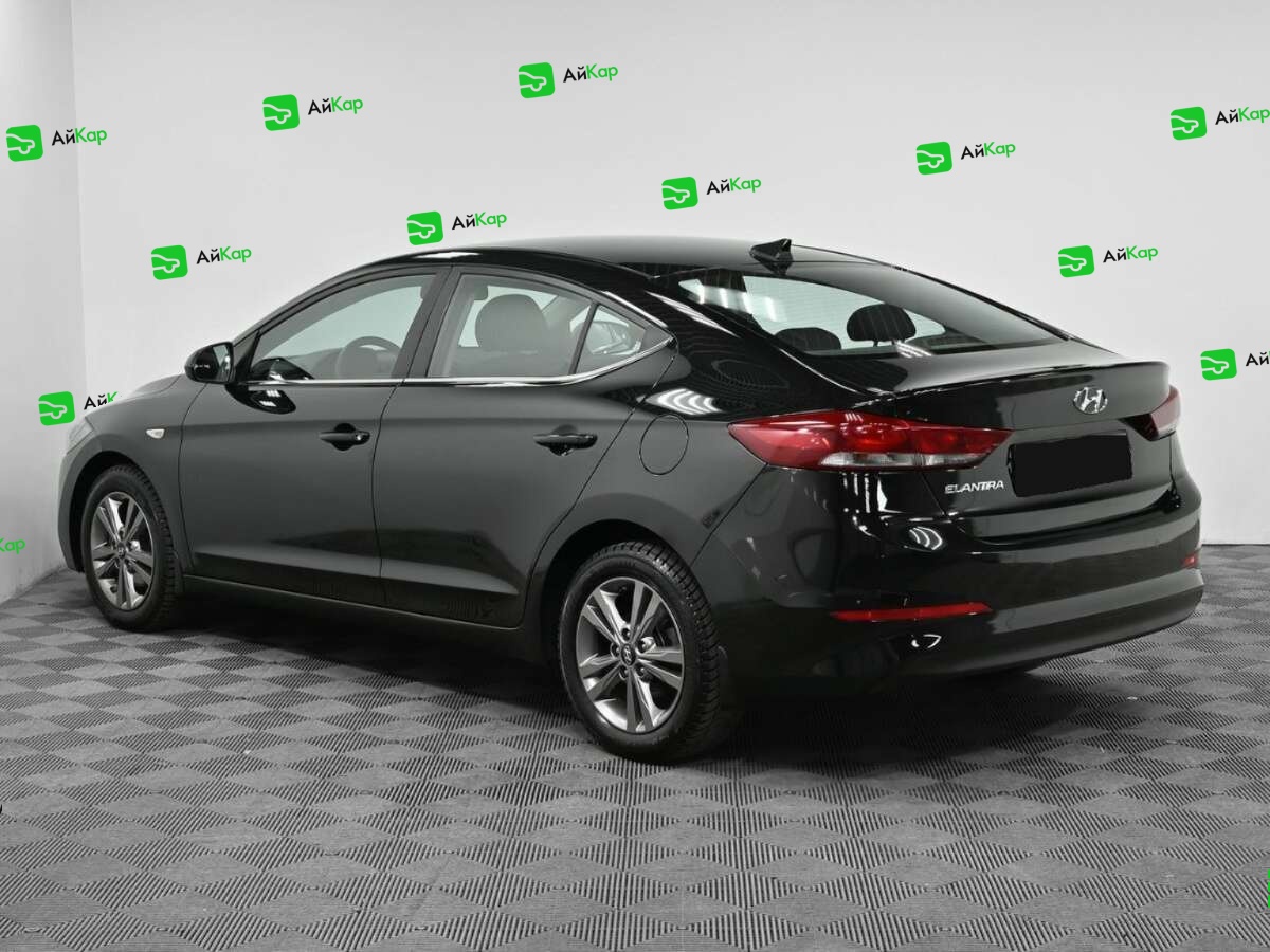 Hyundai Elantra с пробегом — 2017 год. Фото: #3