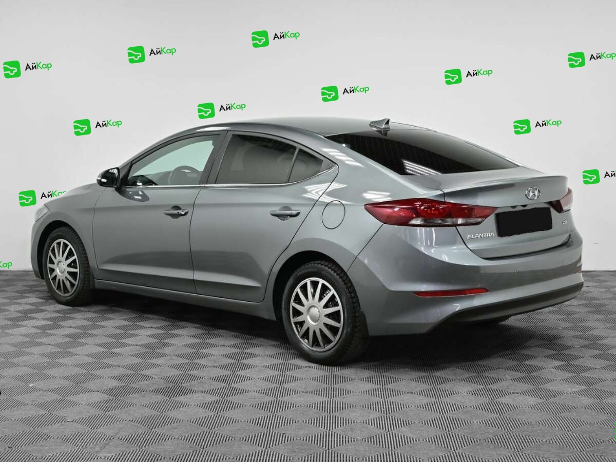 Hyundai Elantra с пробегом — 2018 год. Фото: #3