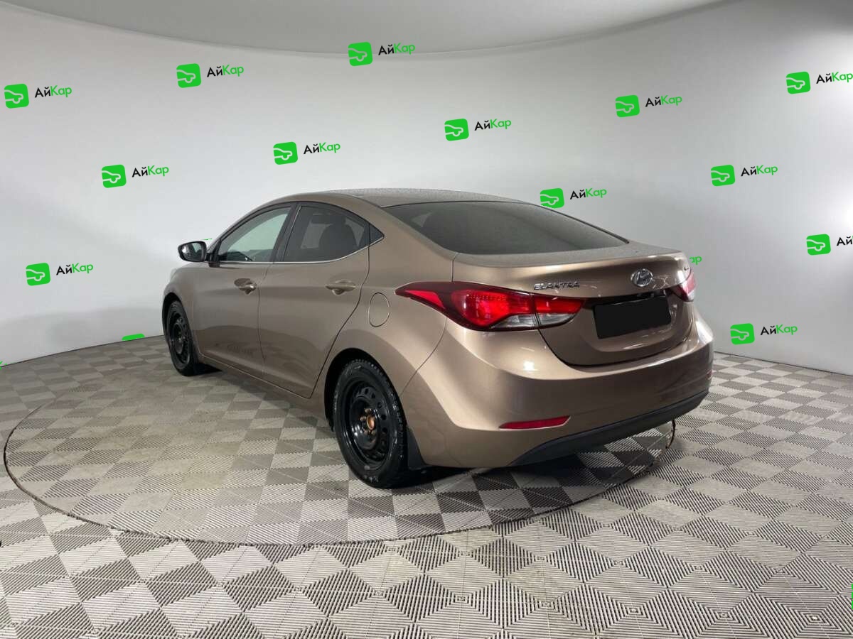 Hyundai Elantra с пробегом — 2014 год. Фото: #4