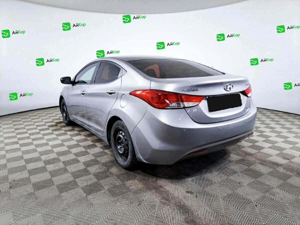 Hyundai Elantra с пробегом — 2013 год. Фото: #6