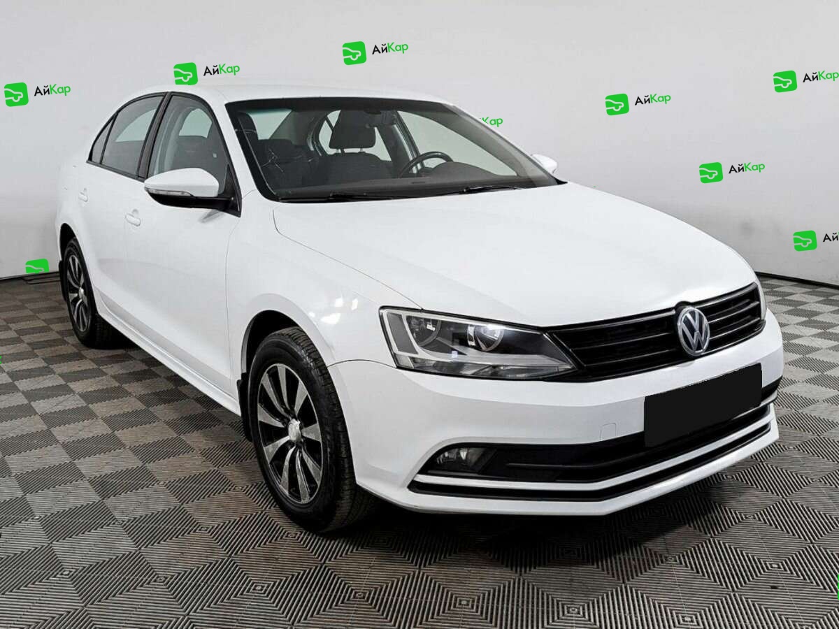 Volkswagen Jetta с пробегом — 2016 год. Фото: #2