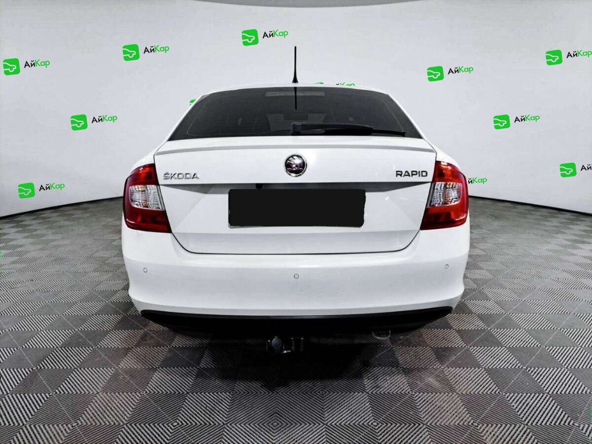 Skoda Rapid с пробегом — 2014 год. Фото: #4
