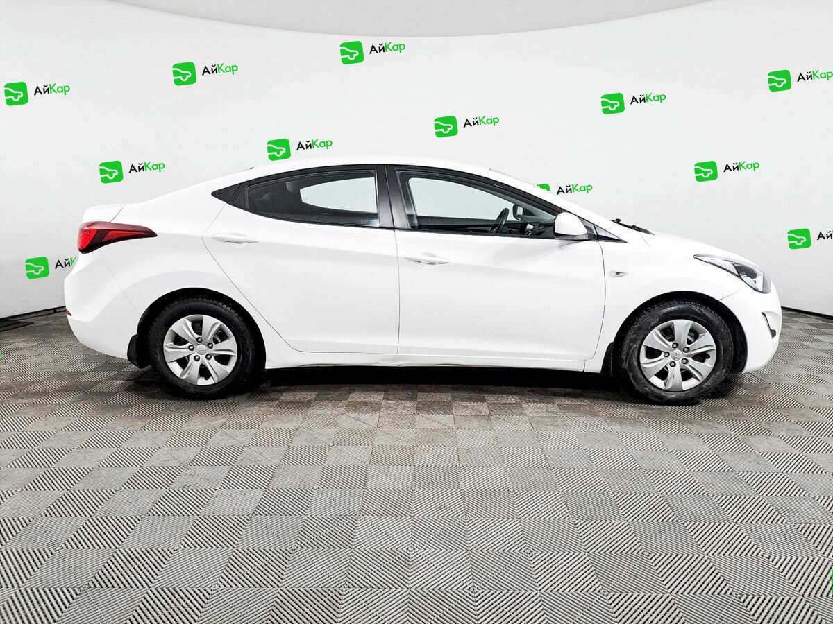 Hyundai Elantra с пробегом — 2015 год. Фото: #3
