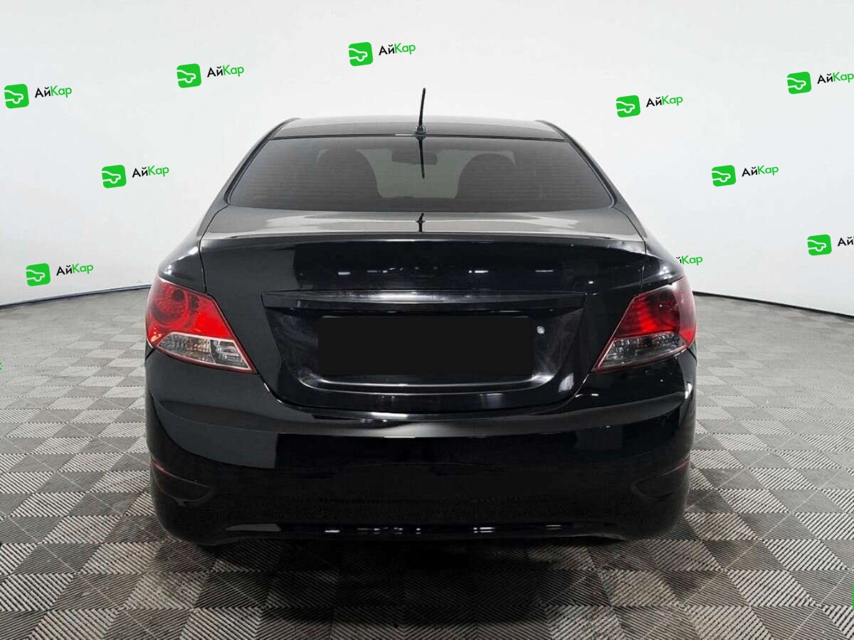 Hyundai Solaris с пробегом — 2012 год. Фото: #4