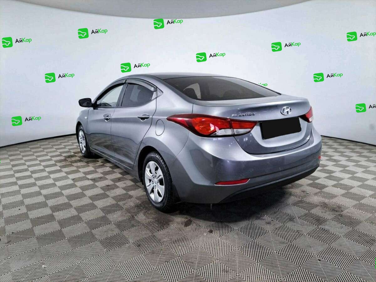 Hyundai Elantra с пробегом — 2015 год. Фото: #6