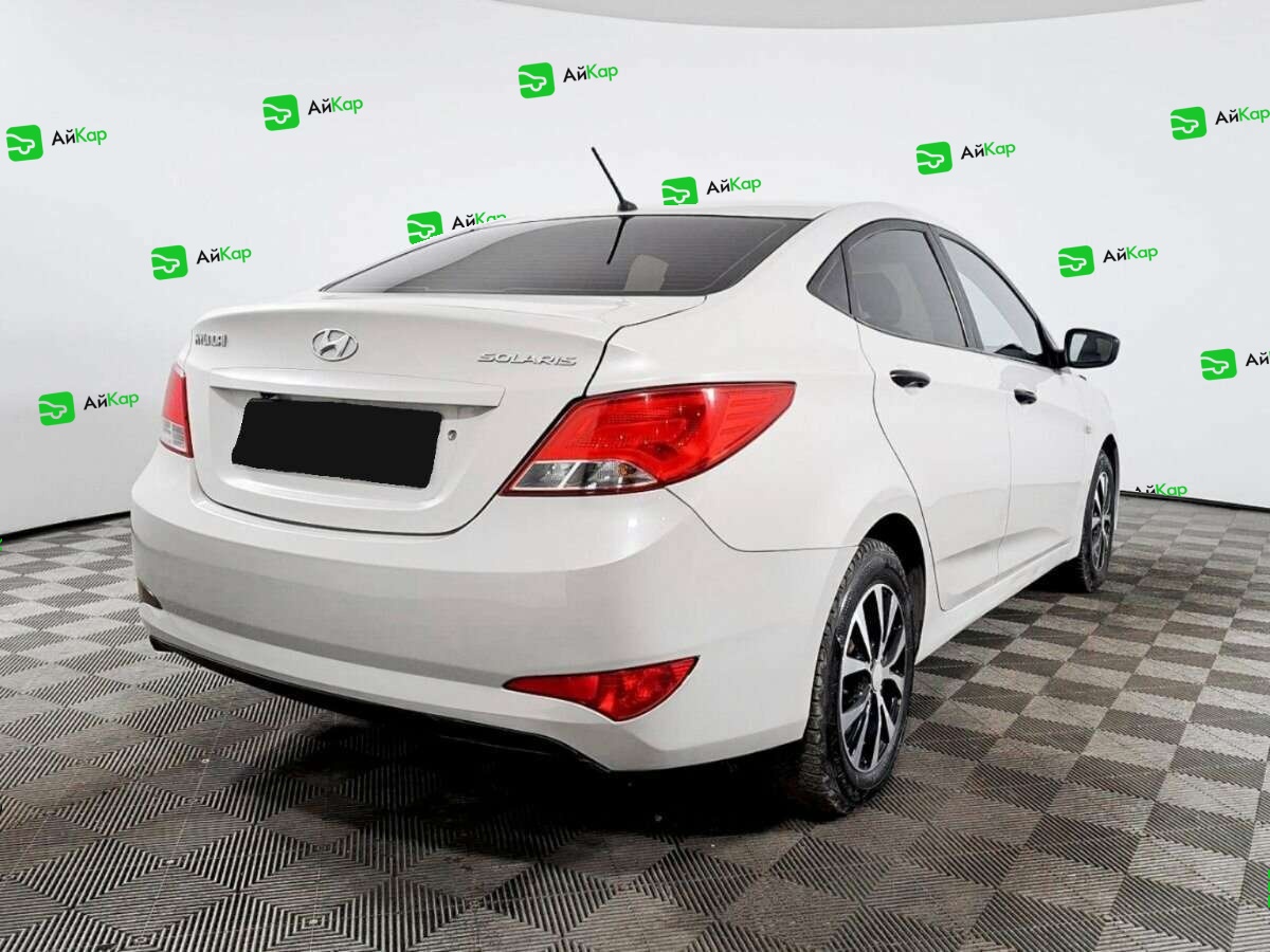 Hyundai Solaris с пробегом — 2015 год. Фото: #3
