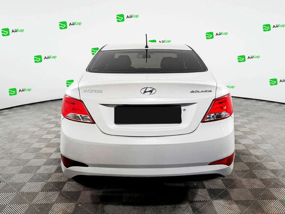 Hyundai Solaris с пробегом — 2015 год. Фото: #4