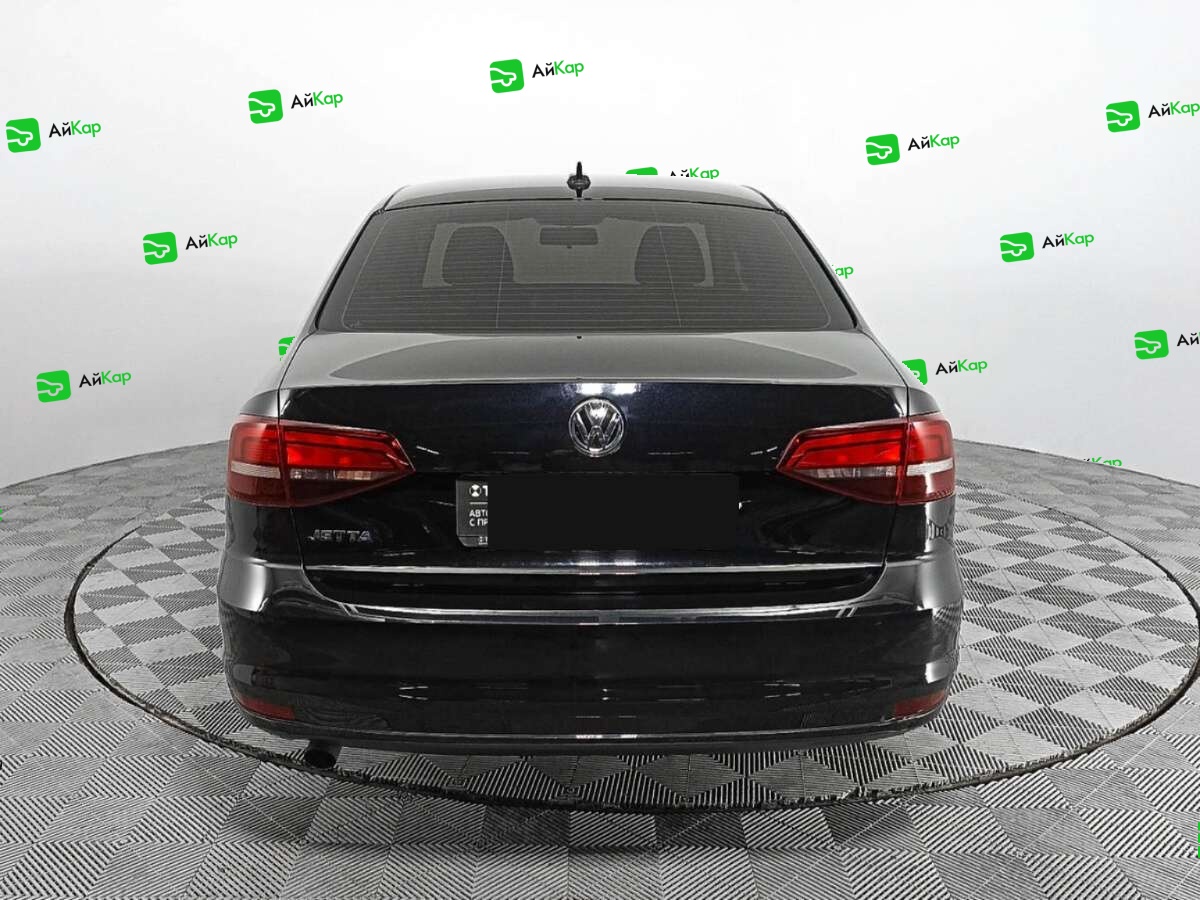 Volkswagen Jetta с пробегом — 2018 год. Фото: #4